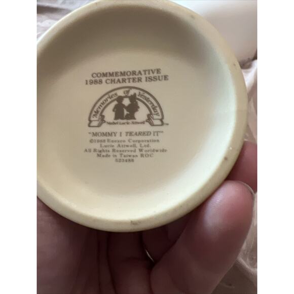 1988 Memories Of Yesterday Mommy I Teared It Little Girl Figure Vintage Rare - Picture 7 of 7